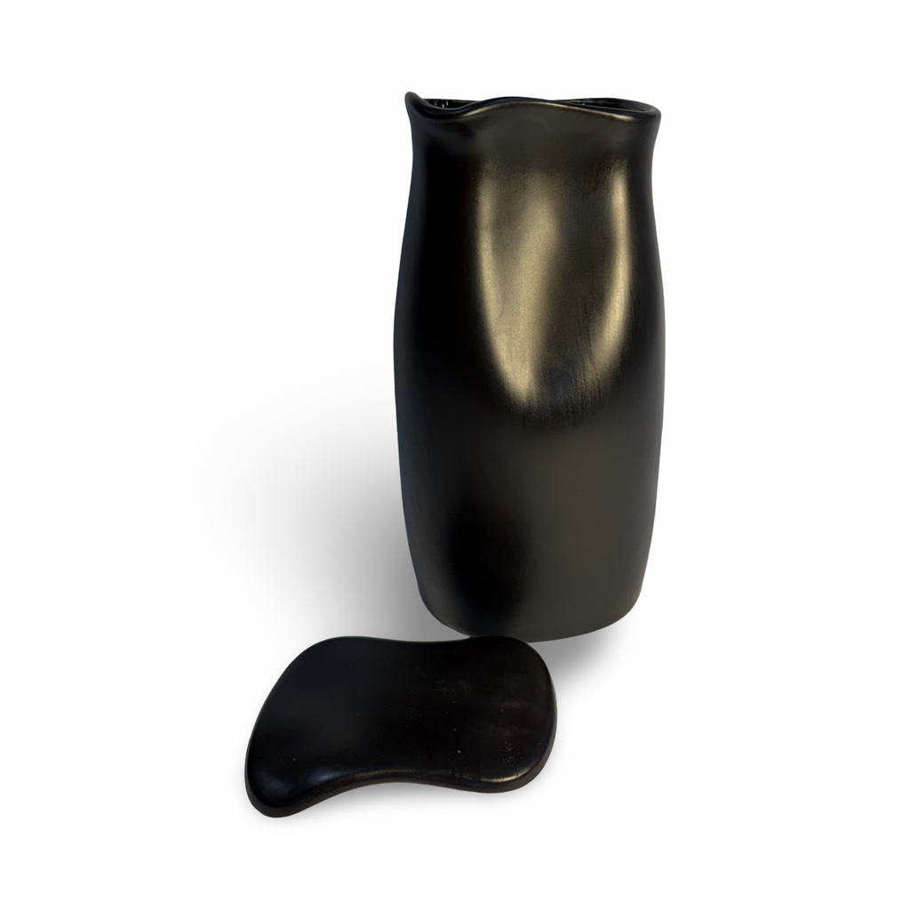 Black Lidded Icebox Carafe